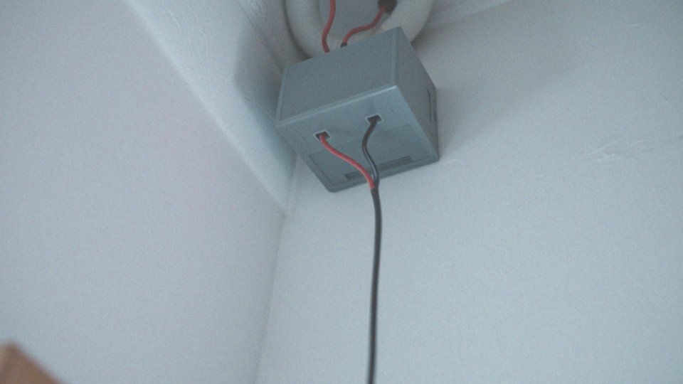 Jakie są najczęstsze problemy z podłączeniem halogenów 12V?
